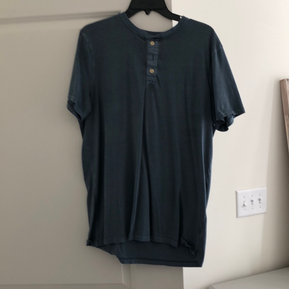 Men’s large Goodfellow Henley shirt